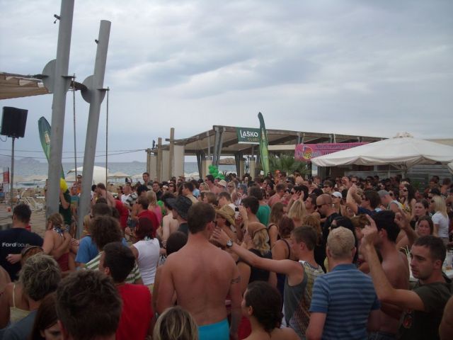 i/Kranj/Absolvent08/10-BeachParty/absolvent 2209.jpg_640.jpg